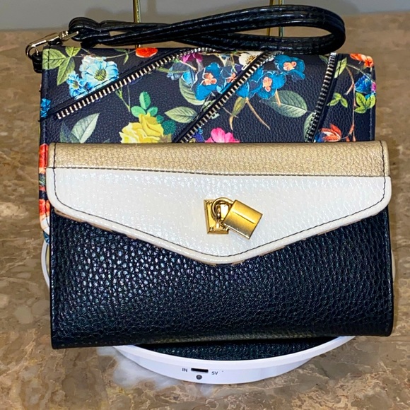 Jessica Simpson Bundle Black Floral Wristlet & Two Tone Wallet EUC - Picture 1 of 13